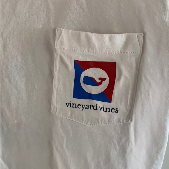 Men’s Vineyard Vines short sleeve tee. - Picture 2 of 4
